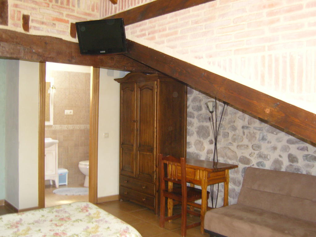 Отель Casa Paulino Corrales De Buelna Экстерьер фото
