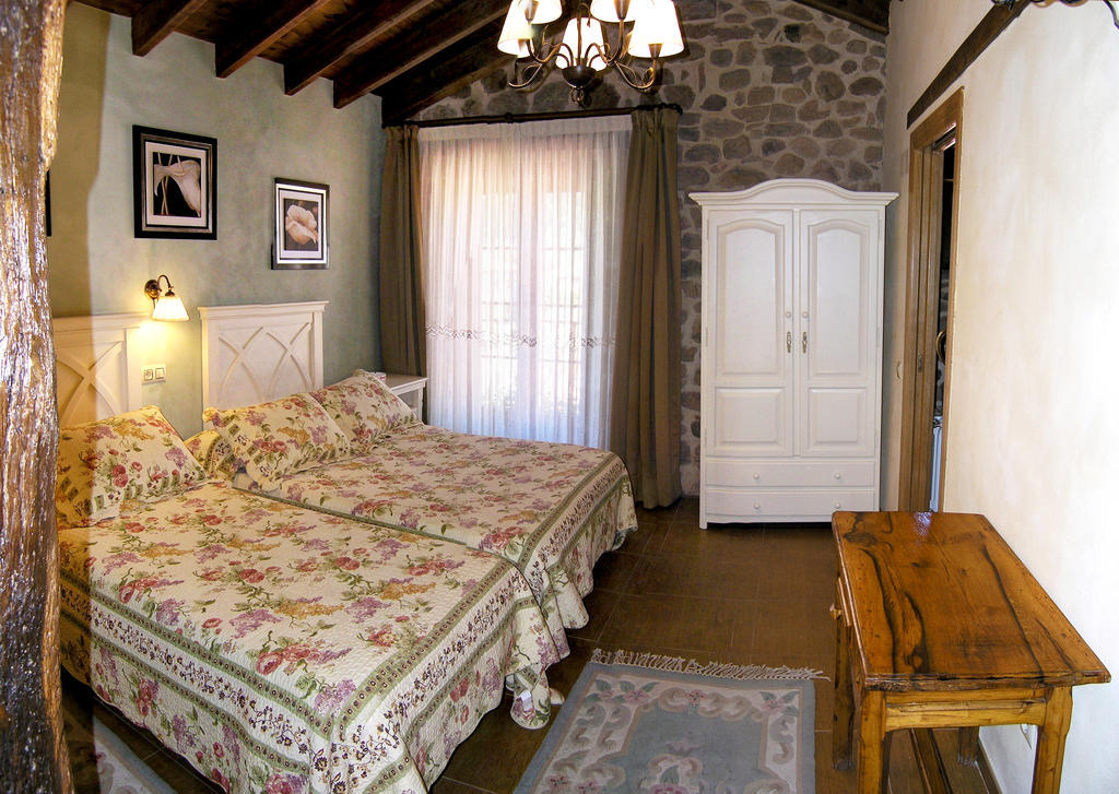 Отель Casa Paulino Corrales De Buelna Номер фото