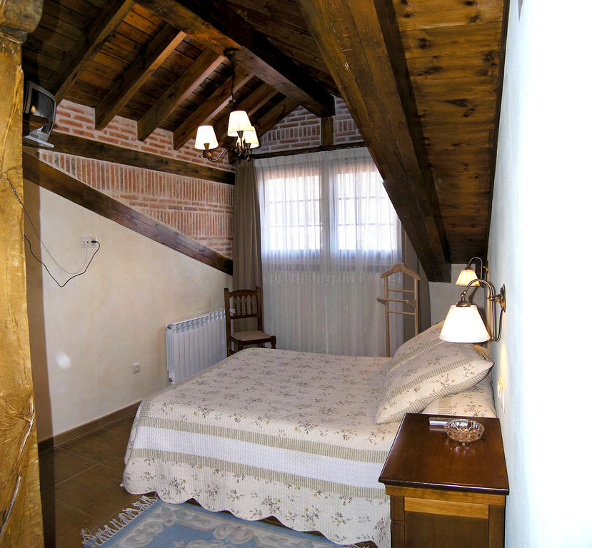 Отель Casa Paulino Corrales De Buelna Номер фото