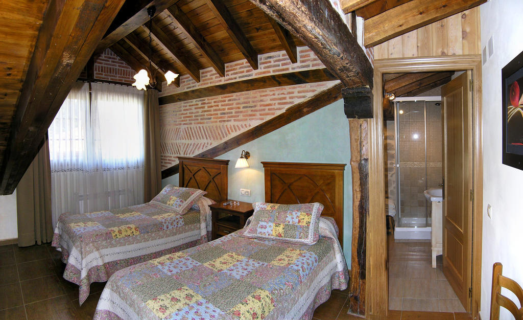 Отель Casa Paulino Corrales De Buelna Номер фото